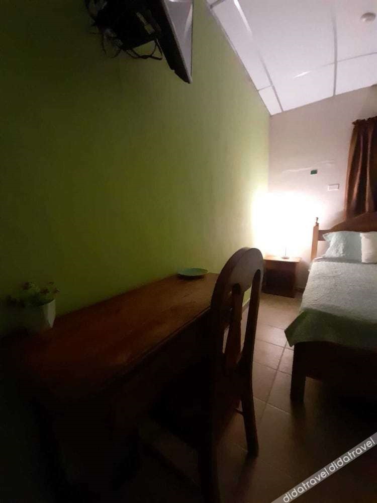 Mi Casa Asi de Grande