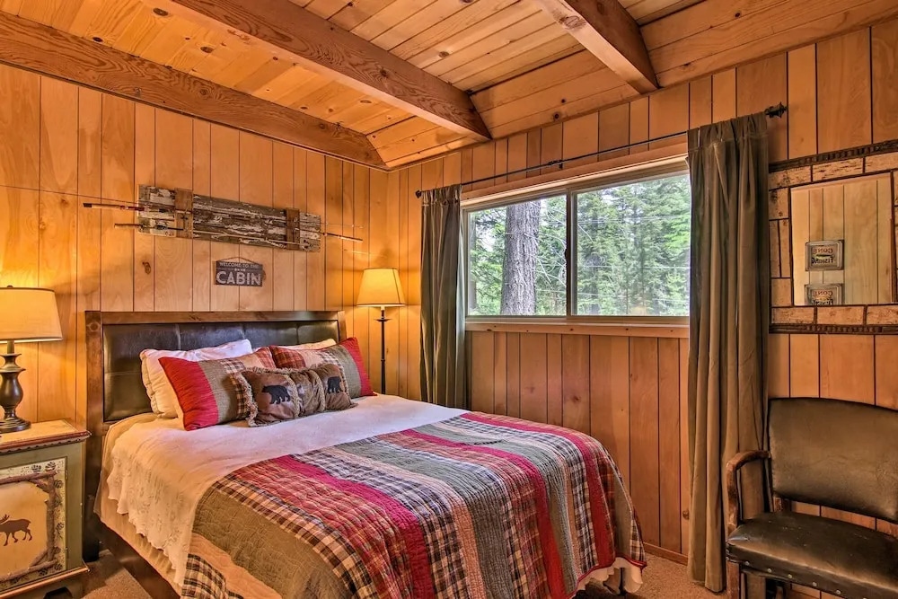 10 Mi to Ski Slopes: South Lake Tahoe Home