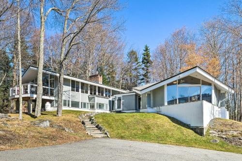 Pristine West Dover Home W/ Deck & Mountain Views!
