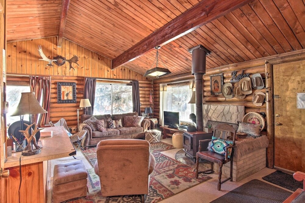 Walk To Lava Hot Springs Pools From Cozy Cabin!