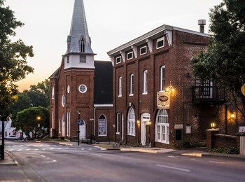 Sheridan Livery Inn & Restaurant