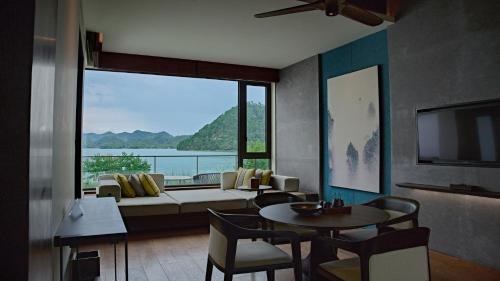 Ahn Luh Qiandao Lake