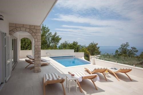cttu193 New and modern furnished house with heated private pool 6 2 persons featuring sea and mountain view wi fi AC