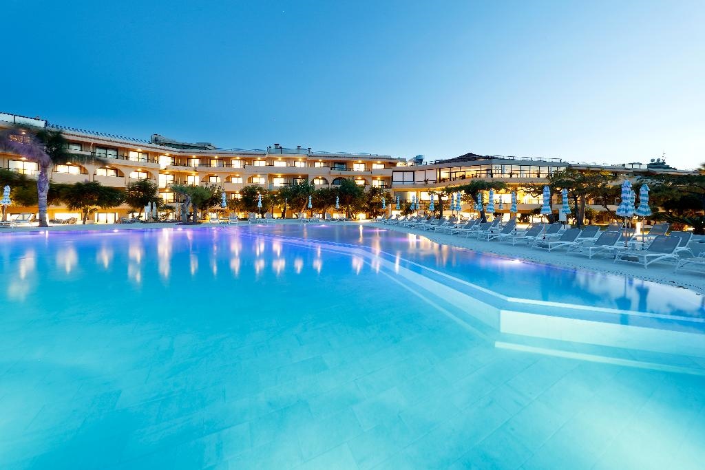 Grand Palladium Garden Beach Resort & Spa