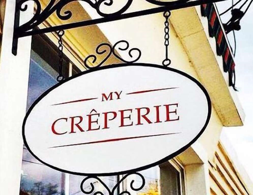 Beautiful Waterfront Colonial