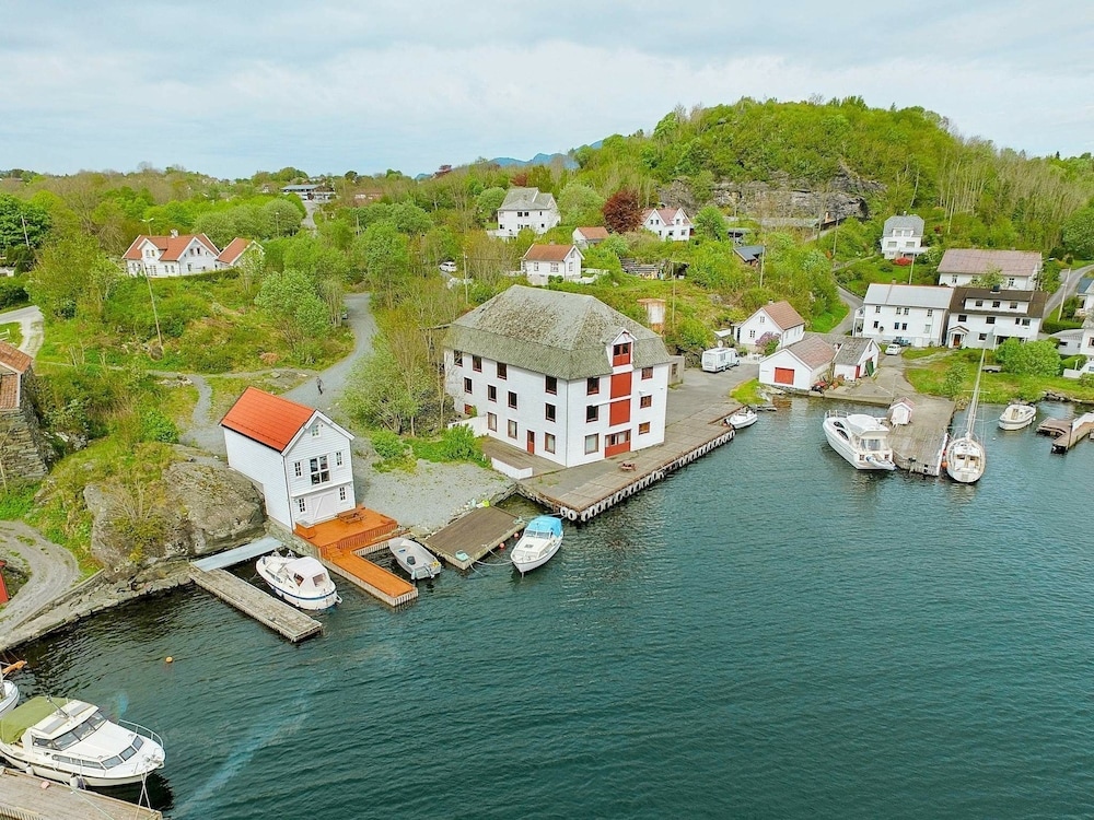 4 Star Holiday Home In Mosterhamn