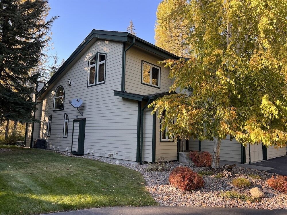 Mountain Harbor #216 3 Bedroom Condo