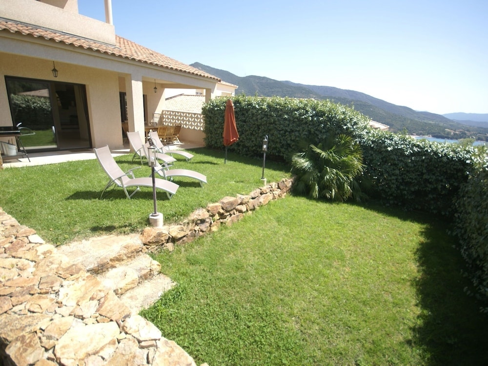 Charming Villa On The Heights Of Sagone Bay