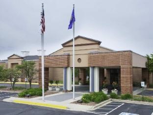 DoubleTree by Hilton Milwaukee - Brookfield