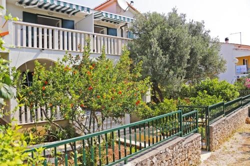 Apartments Mijic 743