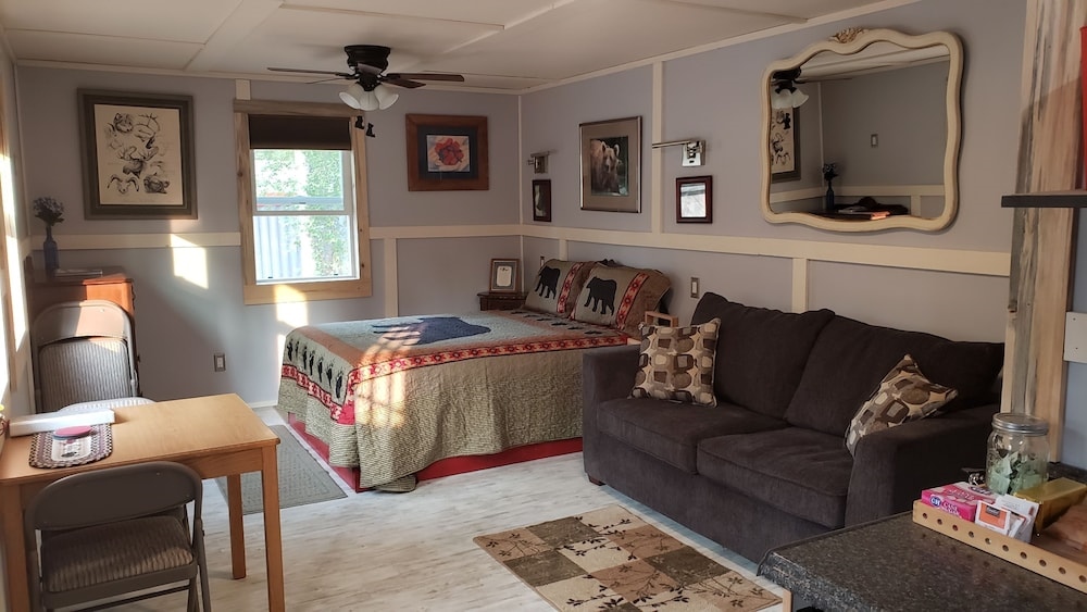 Mooseberry Cabin, Willow Ak