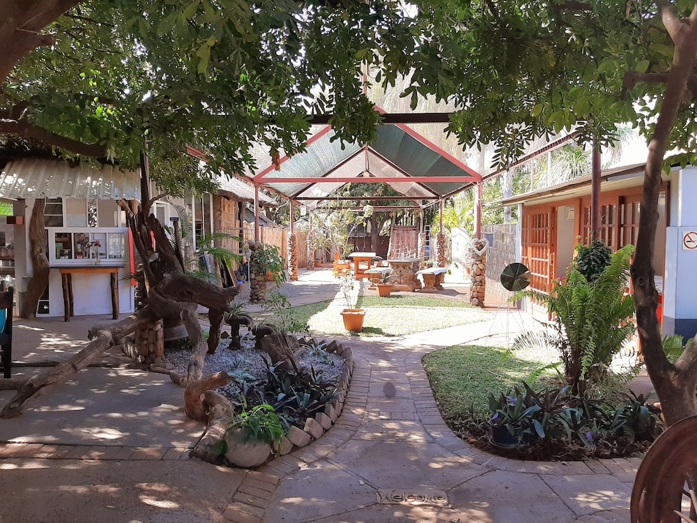 Herberg Guest House & Coffee Shop