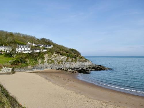 Glyn Y Mor