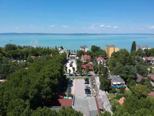 Balaton Vendéglö és Pantió