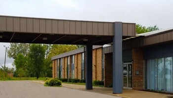 Morris Grand Hotel and Conference Center