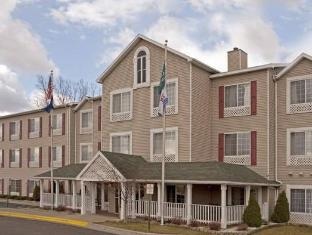 Country Inn & Suites by Radisson, Grand Rapids Airport, MI