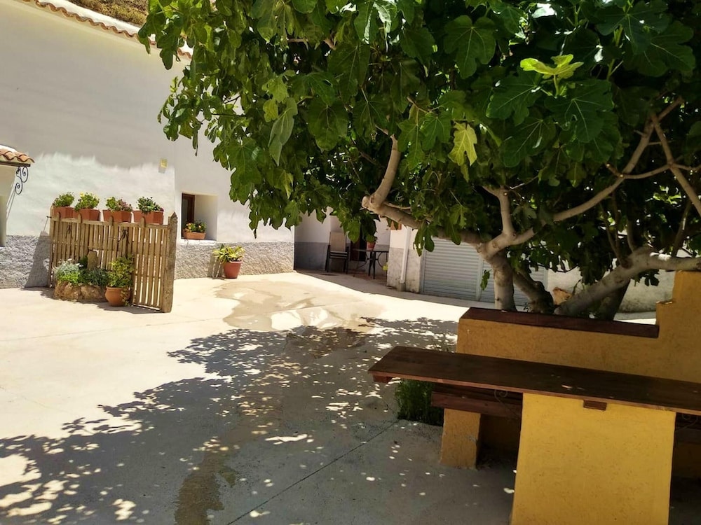 House With 4 Bedrooms In Cortes Y Graena, With Wonderful Mountain View - 89 Km From The Slopes