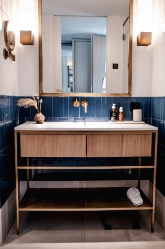 Alex - Lakefront Lifestyle Hotel & Suites