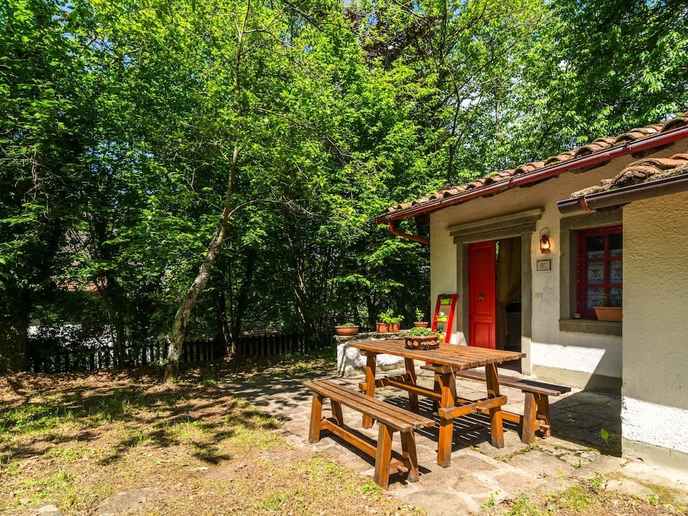 Quaint Holiday Home In Migliorini With Pool