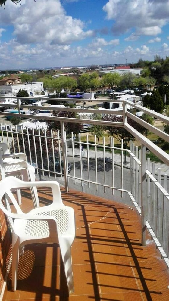 Apartment With 3 Bedrooms in Navalcarnero, With Furnished Garden and Wifi Near the Slopes