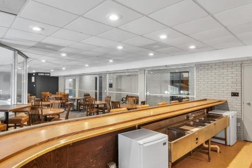 Eastlake Suites Hotel & Conference Center By OYO Urbana