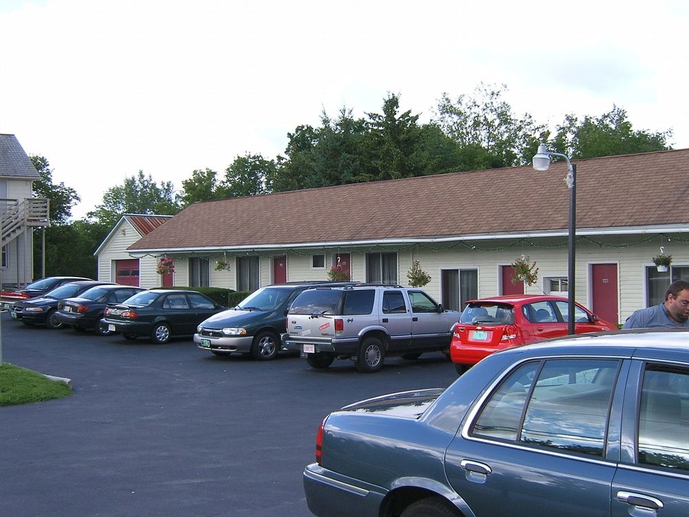 Highlander Motel
