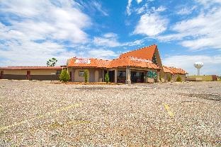 American Best Inn By OYO I-35 Perry near Lake McMurtry