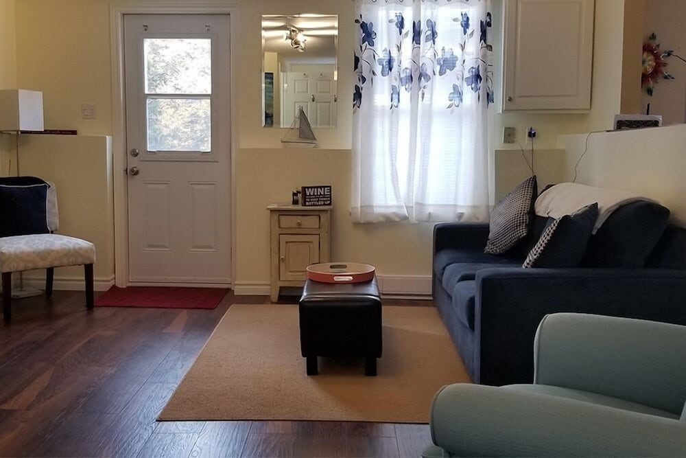 Mountainside Hideaway Cottage & Suites