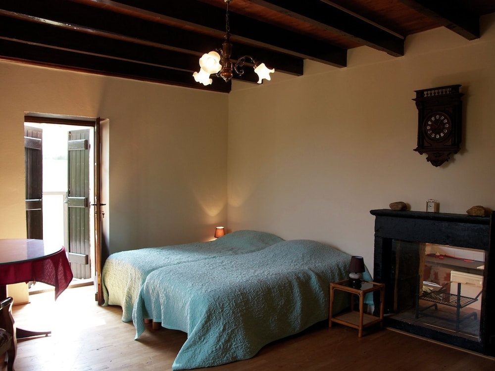 Charming Holiday Home With Private Swimming Pool and Fish Pond