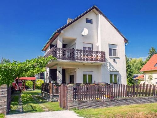 Holiday Home Anikó 4