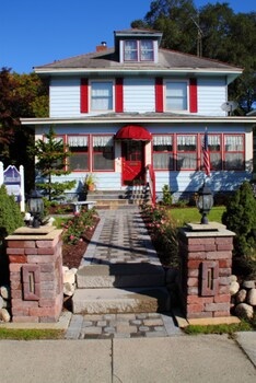 Candlelite Inn Bed & Breakfast