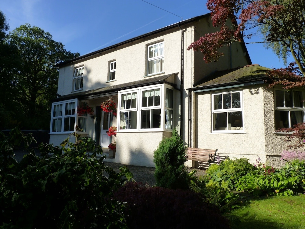 Lyndhurst Guest House