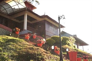 Misty Courtyard Resort Bungalow