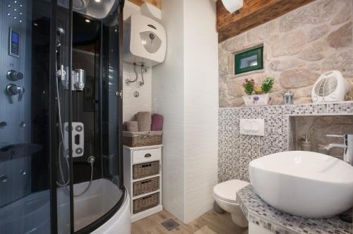 cttu178 Charming stone villa with private pool in Makarska Tucepi 4 1 persons