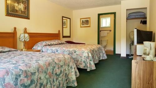 Pathfinder Motel & R.V. Park