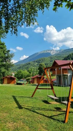 Kamp-Bungalovi Koljeno