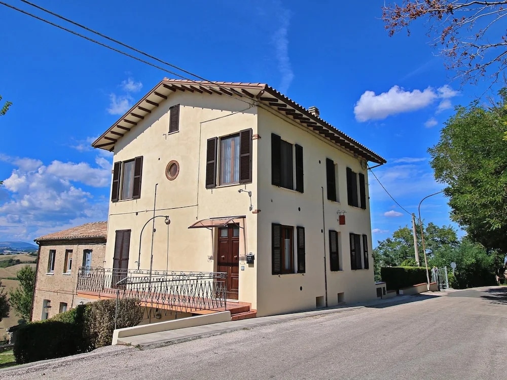 Apartment in Piticchio With Pool and BBQ