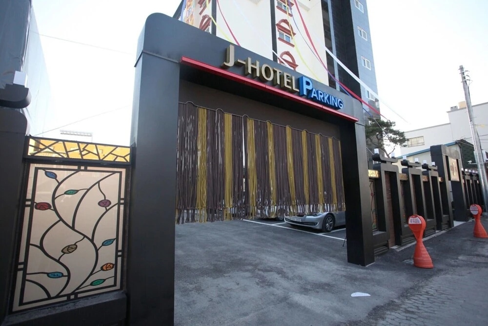 Icheon J Hotel