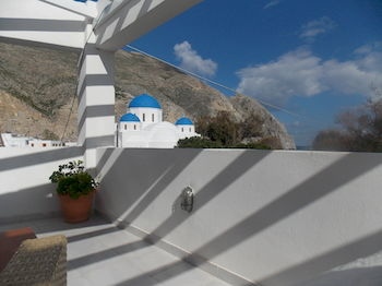 Sunrise Studios Perissa