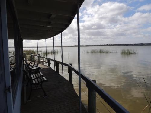 Ps Federal Retreat Paddle Steamer Goolwa
