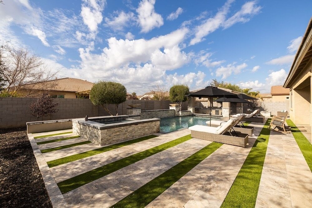 Queen Creek On 193Rd 5 Bedroom Home By Redawning