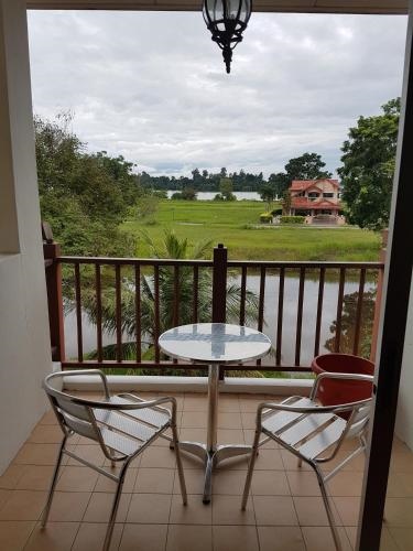 Bukit Merah Lake Front Villa