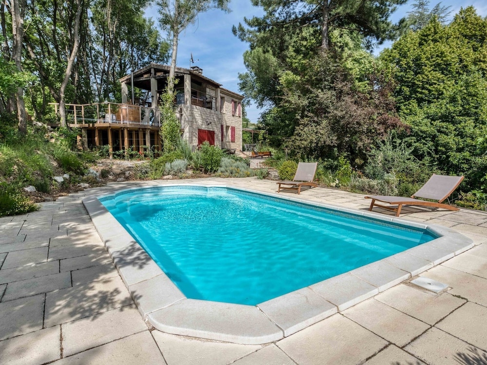 Cozy Holiday Home In Reillanne With Swimming Pool