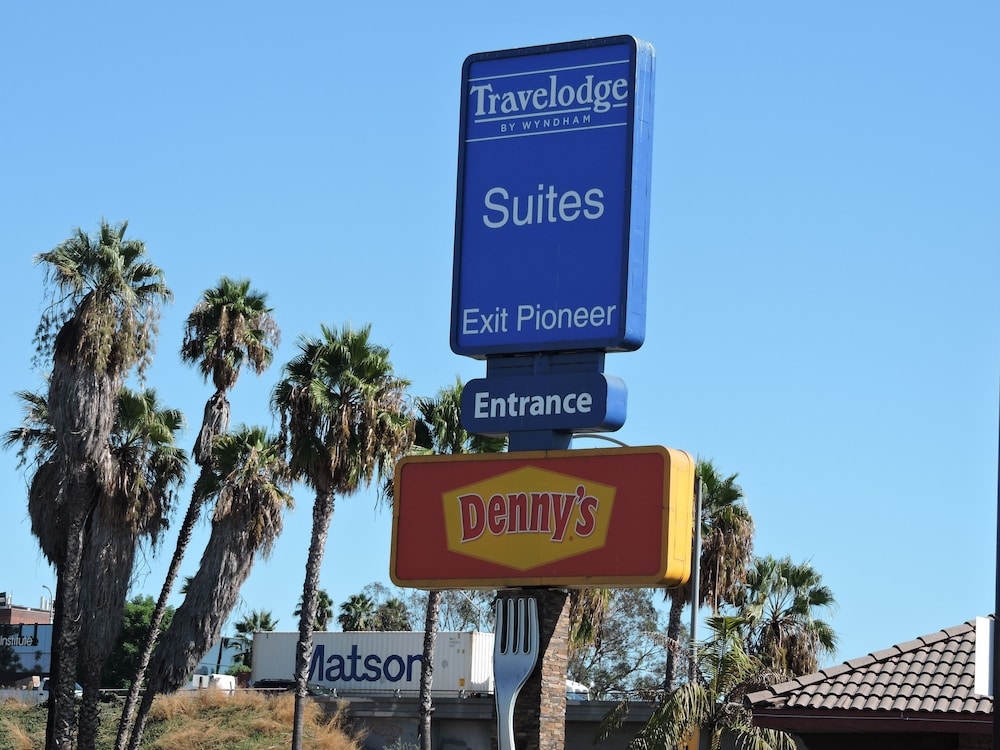 The Excelsior By Lei