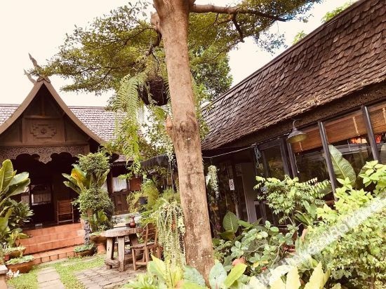 Baan Kumwan Boutique Hotel