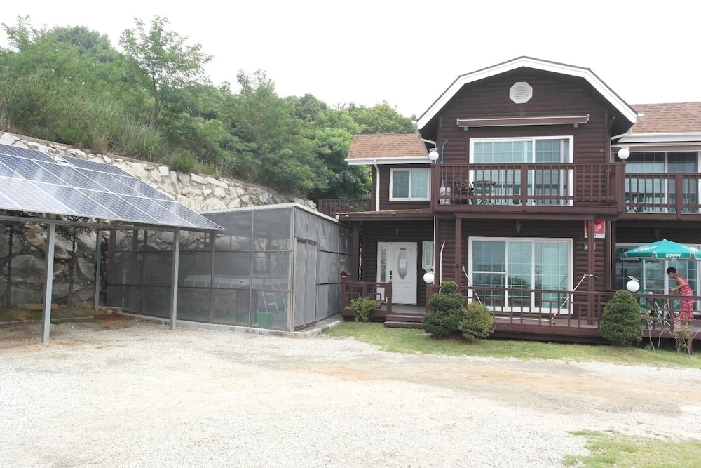 Janggu Pension