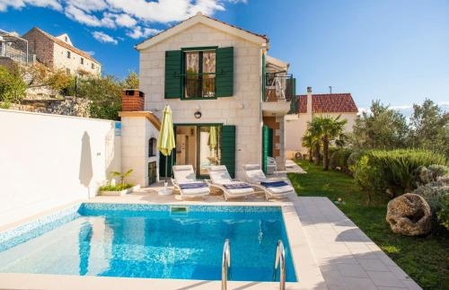 Ctma135 Villa With Private Pool In Makarska 5 6 Persons Whirlpool Fitness Room Sauna