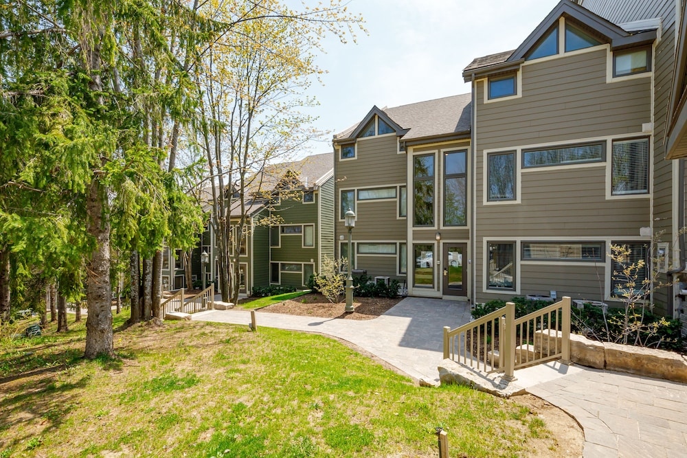 Blue Mountain Chateau Ridge