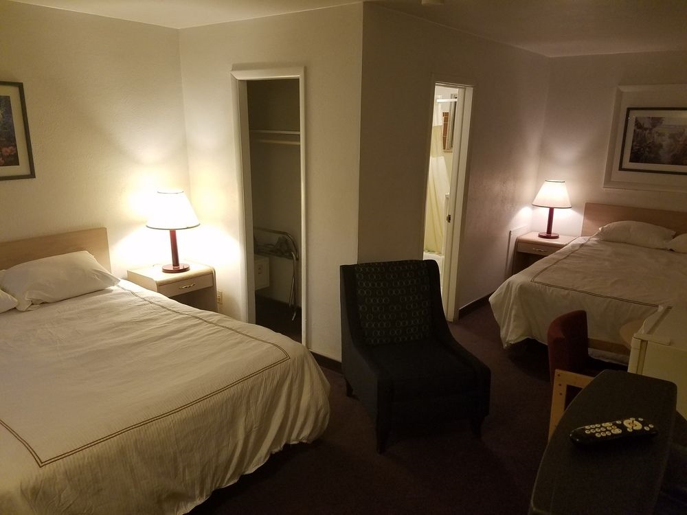 Downtown Xenion Motel