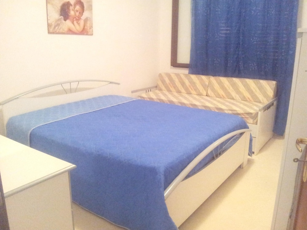 Villa With In Tre Fontane With Enclosed Garden And Wifi